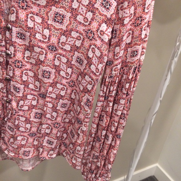 Pattern Button Up Top - Picture 6 of 8